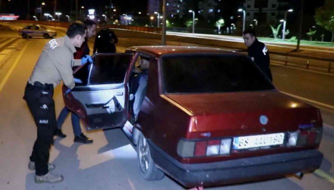 Ters Yola Girip Polisleri Peşine Taktı, Yakalanınca Helallik İstedi