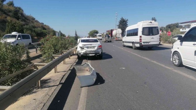 Kontrolden Çıkan Otomobil Bariyere Çarparak Durabildi