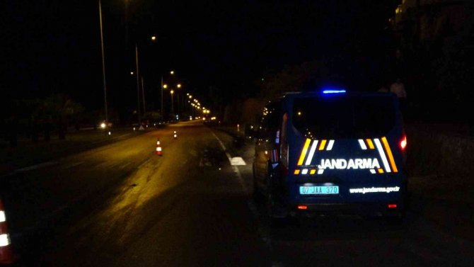 Tur Minibüsü Otomobille Çarpıştı: 5’i İ̇rlandalı Turist 6 Kişi Yaralandı