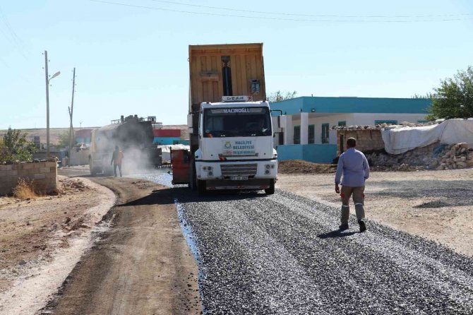 Asfalt Çalışmalarıyla Mahallelerin Çehresi Değişiyor