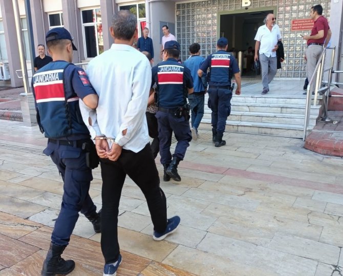 Jandarma Ekipleri İncir Hırsızlarını Suçüstü Yakaladı