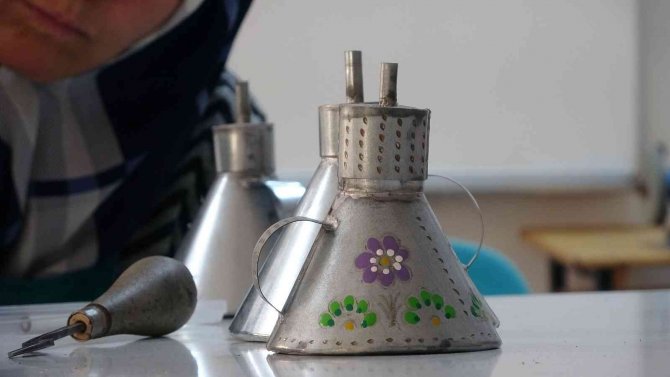 Geçmişin İdare Lambaları Yeniden Hayat Buluyor