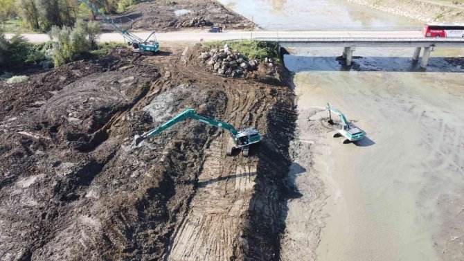 Bartın Irmağı’nda Islah Çalışmaları Devam Ediyor