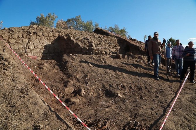 Sebeterias Kalesi’ndeki Kazı Çalışmaları Sürüyor