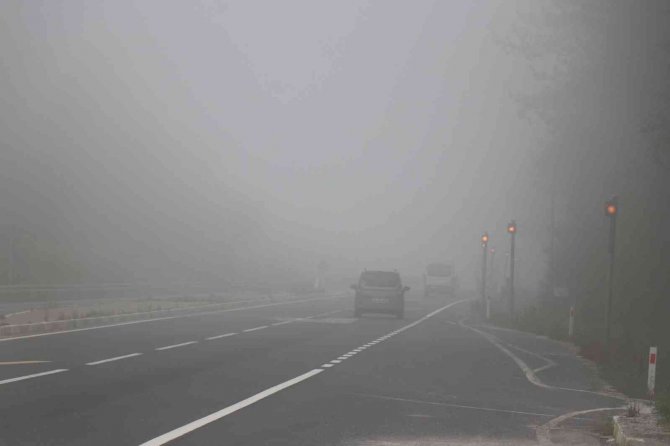 Bolu Dağı’nda Sis Sebebiyle Görüş Mesafesi 20 Metreye Düştü
