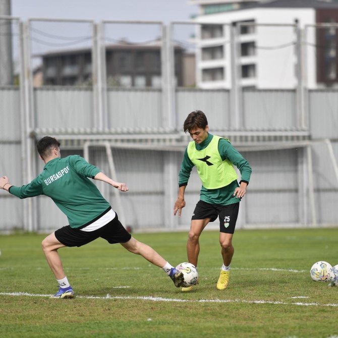 Bursaspor’da Bayburt Özel İ̇dare Spor Maçı Hazırlıkları Başladı