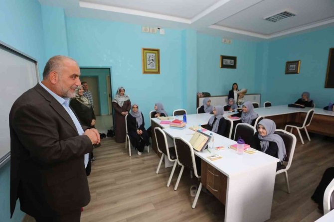 Başkan Sandıkçı: “Okullarımızın İhtiyaçlarıyla Yakından İlgileniyoruz”