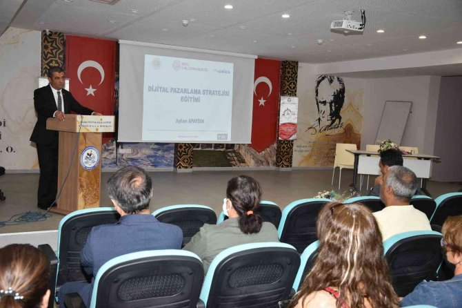 Denizli’de Dijital Pazarlama Stratejisi Eğitimleri Başladı