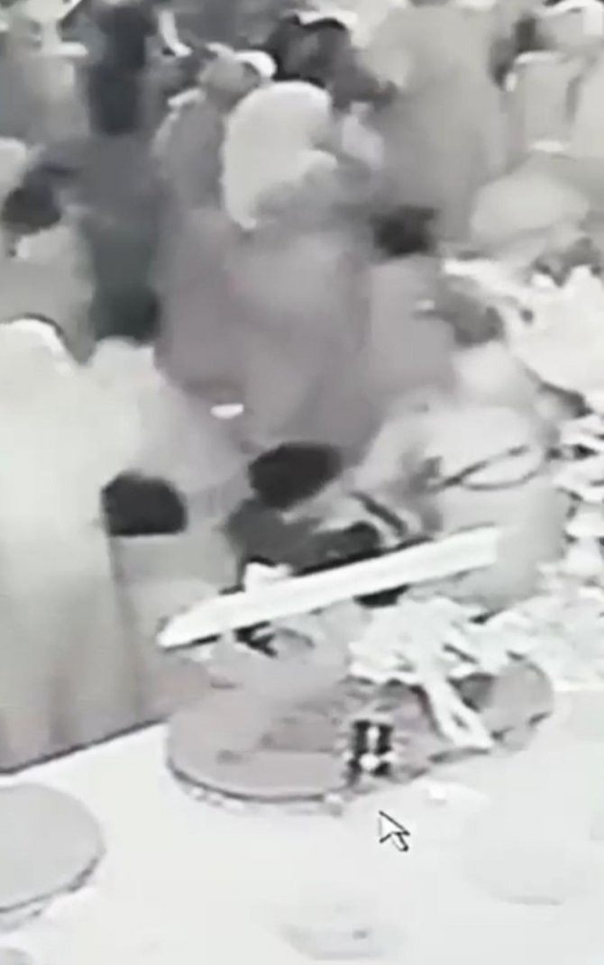 Düğün Salonlarında Davetlileri Gözüne Kestiren Çocuk Hırsızlar Yine İş Başında