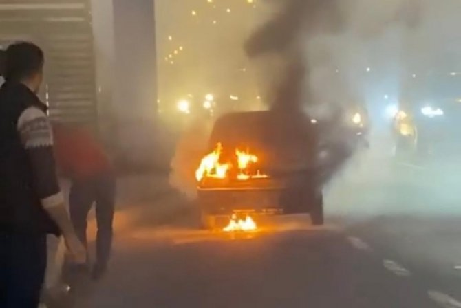 Seyir Halindeyken Yanan Otomobil Kullanılamaz Hale Geldi