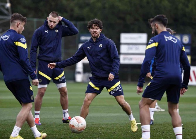 Fenerbahçe, Aek Larnaca Maçı Hazırlıklarına Başladı