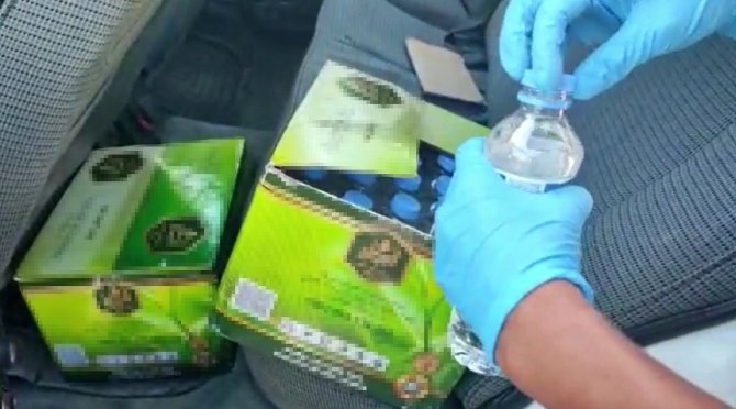 Kaçak Çay Kolisinde Sahte Alkol Sevkiyatına Polis Darbesi