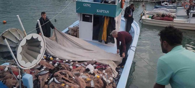 Balık Avı İçin Karadeniz’e Açılan Tekneler, Boş Dönmüyor