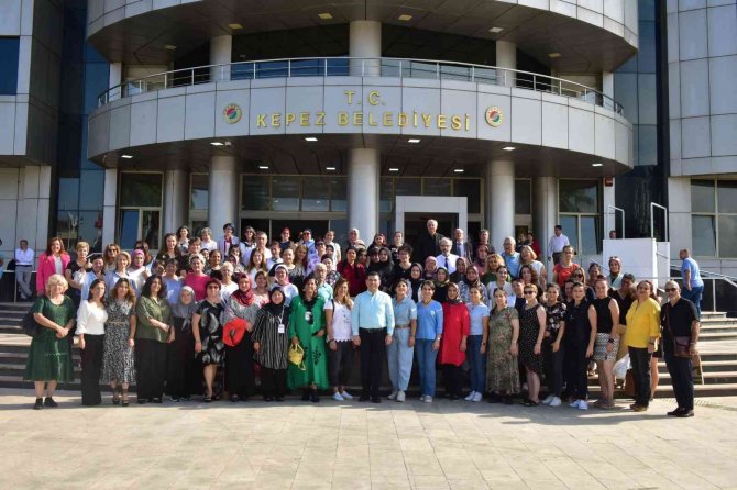 Kepez’den Üreten Kadınlara ‘Hanımeli Marketleri’