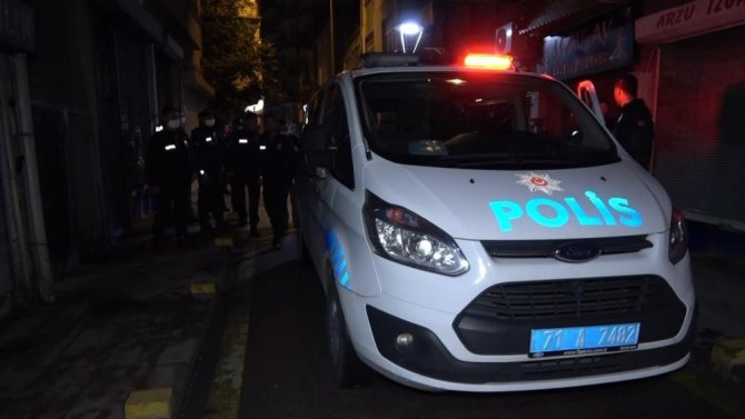 Kırıkkale’de 25 Adrese Eş Zamanlı Operasyon: 9’u Hükümlü Aranan 11 Kişi Yakalandı