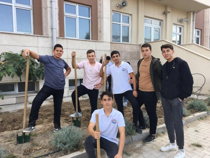 Isparta’da İlk Kez Tıbbi Ve Aromatik Bitkiler Uygulama Ve Gözlem Bahçesi Kuruldu