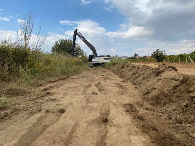 Dere Yatakları Temizleniyor, Taşkınlara Karşı Önlem Alınıyor