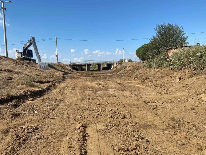 Dere Yatakları Temizleniyor, Taşkınlara Karşı Önlem Alınıyor