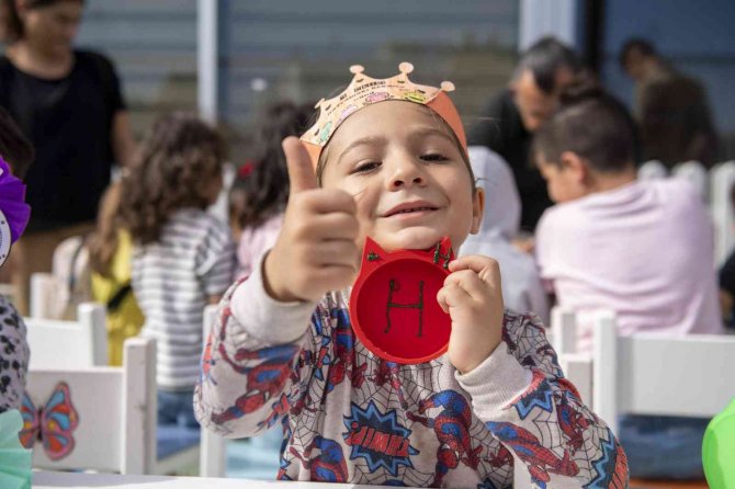 Hayvan Sevgisi Ve Bilinci Çocukluktan Aşılanıyor