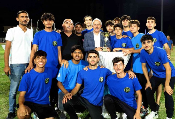Mersin’de Başarılı Sporcular Ve Kulüpler Ödüllendirildi