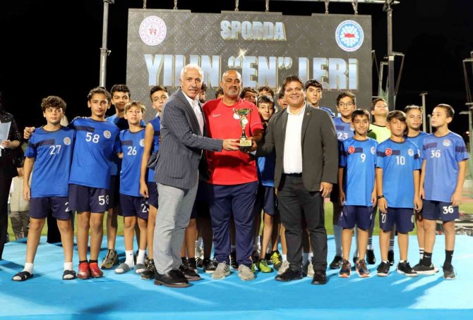 Mersin’de Başarılı Sporcular Ve Kulüpler Ödüllendirildi