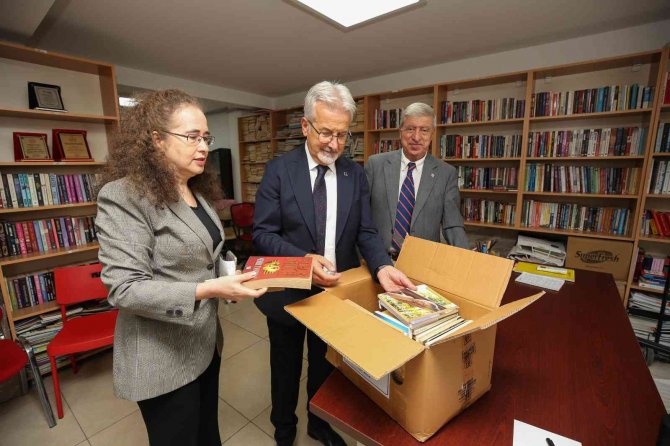 Kitap Atölyesi’nin Hedefi 25 Bin Kitap Bağışı