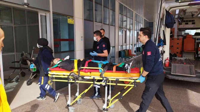 Okulun 4.katından Düşen Öğrenci Ağır Yaralandı