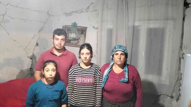Osmaniye’de Evleri Ağır Hasar Gören Aile Büyük Korku Yaşadı