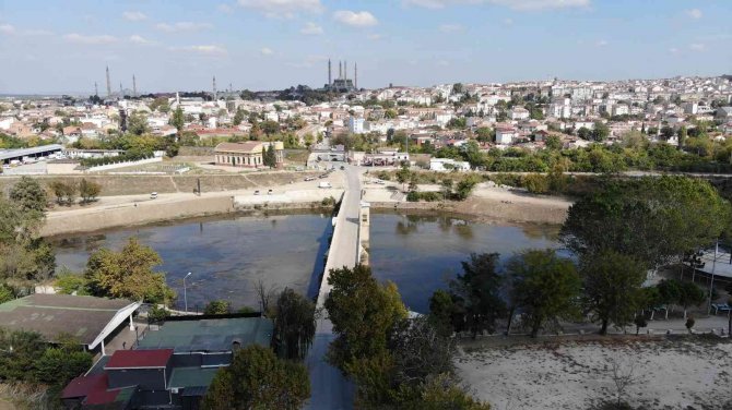 Ot Ve Sazlıklardan Temizlenen Tunca Nehri Kuruma Noktasına Geldi