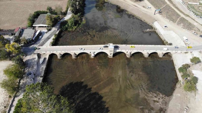 Ot Ve Sazlıklardan Temizlenen Tunca Nehri Kuruma Noktasına Geldi