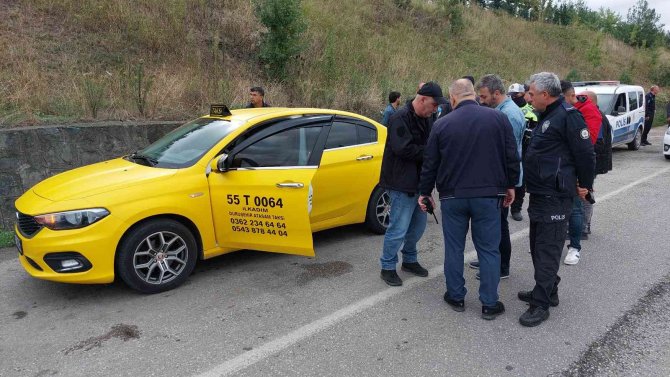 17 Yaşındaki Çocuk, Yolcu Olarak Bindiği Taksiyi Silah Zoruyla Gasp Etti