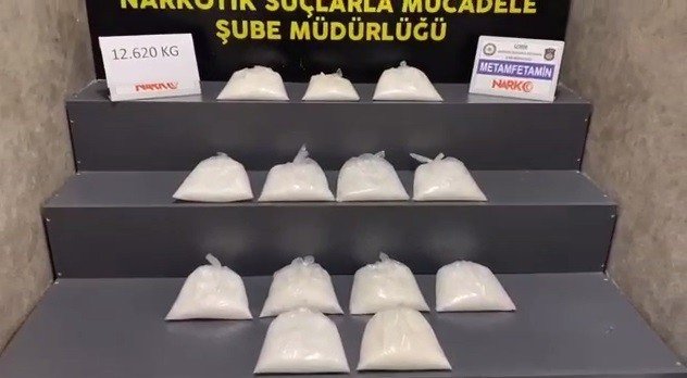 Zehir Taşıyan Araç İ̇zmir’e Sokulmadı: 12 Kilogram Metamfetamin Yakalandı