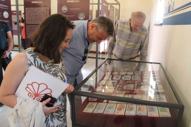 Antalya’da "Hayvanlar Ve Paralar" Sergisi Açıldı