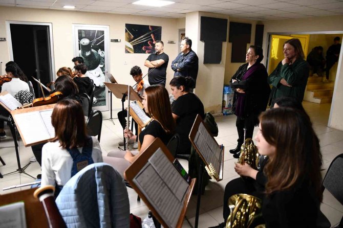 Kardeş Belediyeden İ̇ki Elin Sesi Var’a Tam Not