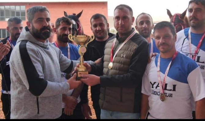 Tercan Mamahatun Atlı Spor Kulübü Sivas’ta Şampiyon