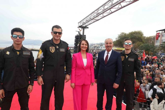 Mudanya Mütareke’nin 100’üncü Yılında Solotürk Nefes Kesti