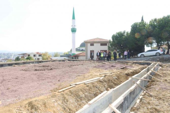 Yalova Belediyesi Spor Alanlarının Yapımına Başladı