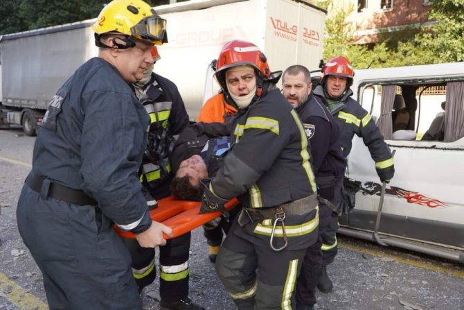 Köpekbalığı Saldırısına Uğrayan Balıkçılar İçin Nefes Kesen Kurtarma Operasyonu