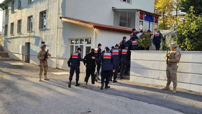 Yozgat’ta Deaş Operasyonu: 5 Gözaltı