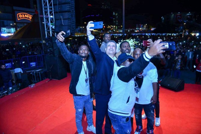 Afrikalı Dj Blackk Beat Esenyurt’ta Sahne Aldı