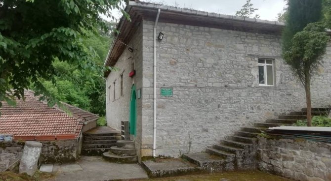 Çeçe Sultan Türbesi Ve Camisi Restore Ediliyor