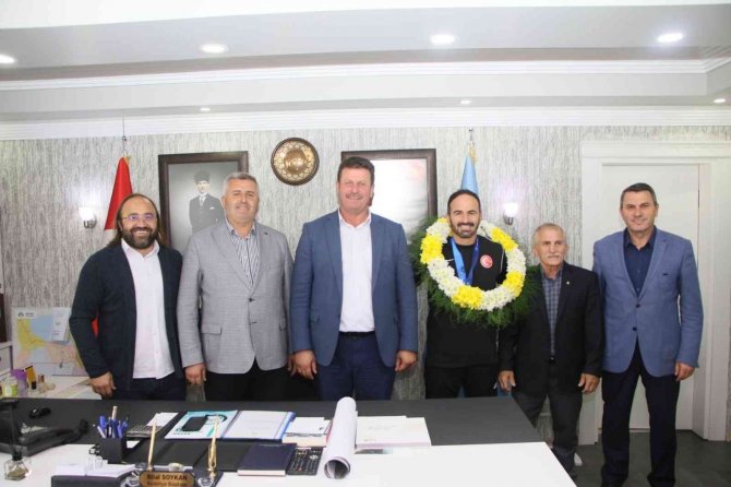Başkan Soykan Şampiyon Sporcuyu Ağırladı