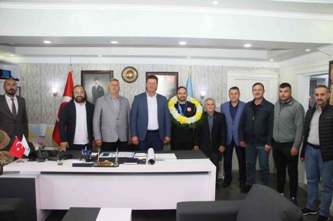 Başkan Soykan Şampiyon Sporcuyu Ağırladı