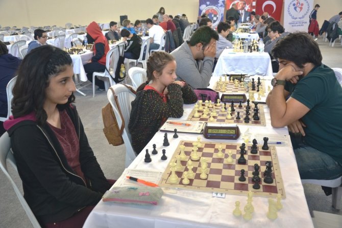 Satranç Ustaları Altınova’da Buluşuyor