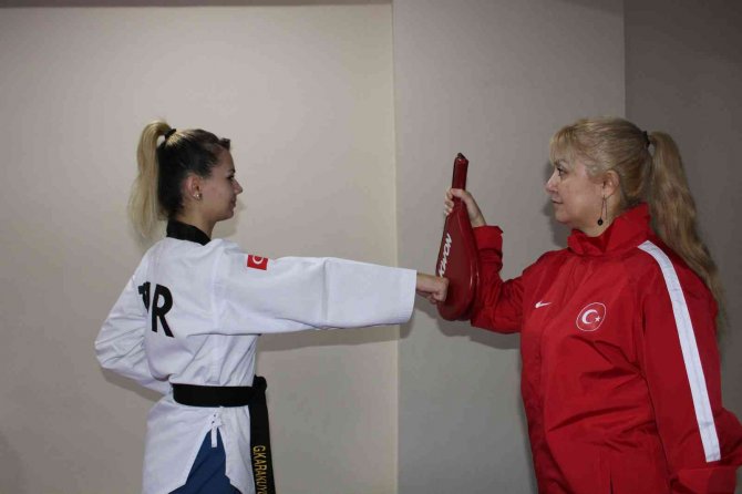 Annesinin İzinden Giderek Uluslararası Bir Tekvandocu Oldu