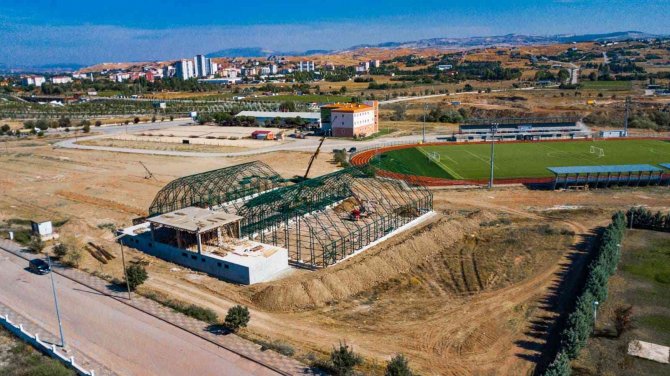 Kahramankazan Kapalı 2 Halı Sahaya Kavuşuyor