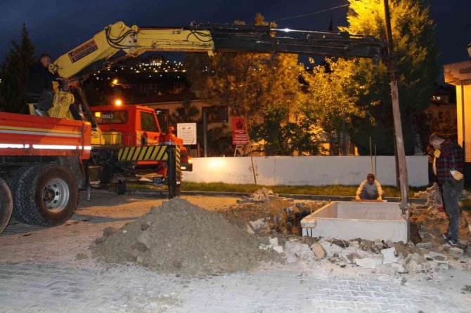 Beypazarı’nda Yer Altı Çöp Konteynerleri İle Koku Ve Bakterilerin Önüne Geçiliyor