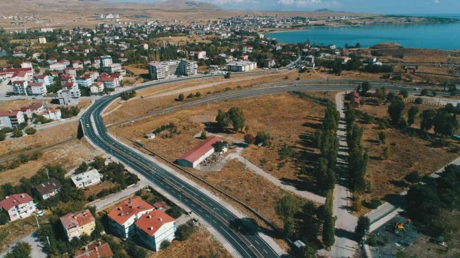 Tatvan’da Asfalt Seferberliği