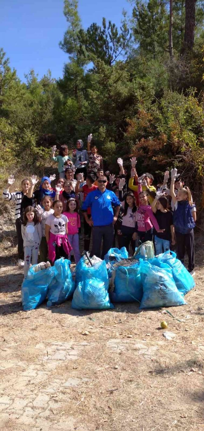 Öğrenciler Doğaya Sahip Çıktı
