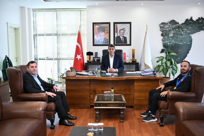 Dünya Şampiyonu Abdülhamit Altun, Yurda Döndü